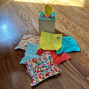Lovevery- Magic Tissue Box- (5-6 mos) play kit.